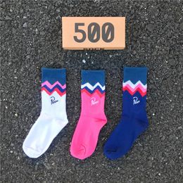 3 Pairsbox Socks Mens Autumn Fashion Skateboard Sports Letter Embroidery Lovers White Red Blue Trend Hip Hop Cotton Socks 240418