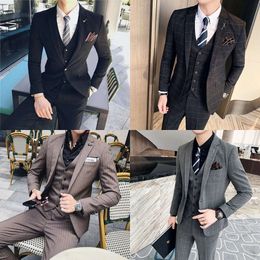 Suits Blazers Large Size 7XL Blazer Vest Pants Groom Wedding Dress Dark Plaid Classic Retro Men's Formal Business Suit Three-piece Set 230322