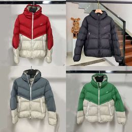 Jackets Herren Designer Damen Winterpuffer dicker Baumwollmäntel gepolsterte Windbrecher mit Kapuzenzip lässig grün rot warm warme Trenchcoat Sportjacke Größe