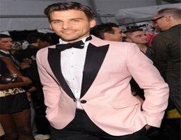 Custom Made Pink Wedding Groom Tuxedos for Men Prom Suit Cheap Two Piece Classic Fit Black Peaked Lapel Groomsmen Suits JacketPa3099888