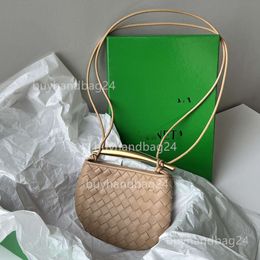 Metal Designer Spring Sardines Crescent Bag Lady Bags Woven Bottgas Summer New Cowhide Purse Handle Half Venetas Handbag Diagonal 2024 L1DW