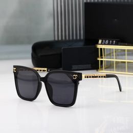 Men Luxury Designer Sunglasses Women Fashion Sun glasses Classic Rectangular Glasses Outdoor Casual Unisex Goggles Stylish Versatile 7 Colours With Box Very Nice