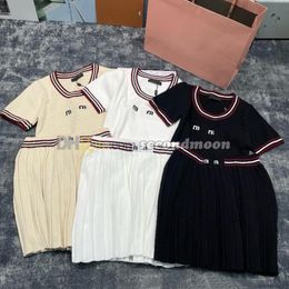 Letter Print Skirt Women Sexy Pleated Skirts Designer Short Sleeve Knitwear Casual Two Piece dress