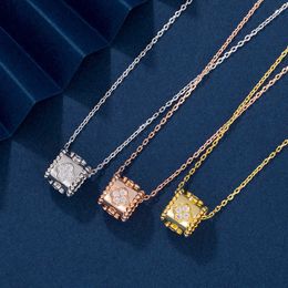 Designer Brand Van Glod kaleidoscope necklace with thick gold plating and diamond inlay fashionable elegant womens light luxury