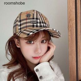 B hat baseball cap Designer cool snap football sports Hats Burbrys hat girl summer lattice baseball hat trendsetter casual hat cap sun hat snapbacks IS8O