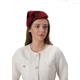 Berets 2024 Luxury Design Wine Red Green Wool Fedora Cap Headpiece England Female Mini Fascinator Hat Woollen Beret Chapeu Feminino