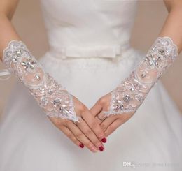 Luxury Short Lace Bride Bridal Gloves Wedding Gloves Crystals Wedding Accessories Lace Gloves for Brides Fingerless Below Elbow Le5041413