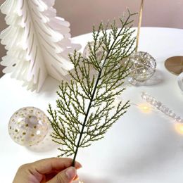 Decorative Flowers 10Pc Artificial Green Pine Branch Plant Christmas Cuttings Leaf Year Gift Box Decor Xmas Tree Home Party Wedding Deco