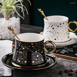 Mugs European-style Ceramic Coffee Cup Tracing Gold Wave Dot Flower Tea And Saucer Set Simple Nordic Water Cups
