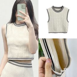 SP New Designer Top Versatile Slim Fit Hollow Knitted Vest For Women French Style Small Fragrance Contrast Colour Sleeveless Tank Clothes Ladies FZ2404177