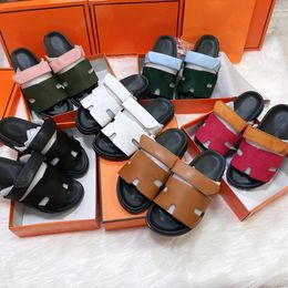 Pantofole chypre sandalo designer cursori infrasmetti sandali piatti per pelle di pelle di pelle di pelle di pelle di pelle di pelle naturale in pelle marrone e nero per donne e uomini