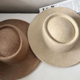 Berets 202411-jun Ins Chic Winter Classic British Oat Color Wool Felt Solid Fedoras Cap Men Women Leisure Panama Jazz Hat