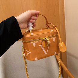 Designers Cosmetic Bags For Women Leather Shoulder Bags Fashion Makeup Toiletry Bag Crossbody Lady Letter Make Up Bag For Women