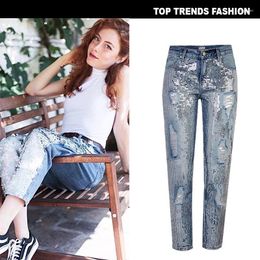 Jeans femminile in ascesa a medio allegillare pantaloni ritagliati in denim dritto con fori usurati in metallo alla moda perline di paillettes