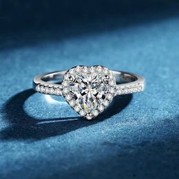 Hjärtformad Moissanite diamantring för kvinnor simulerad diamantring