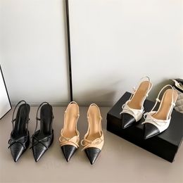 Scarpe da design da donna puntate con le dita dei tacchi gattini sandali bowknot scarpe casual estate dita versatili sposa sposa scarpa di scarpe scarpa da barca