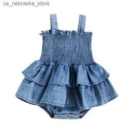 Girl's Dresses Baby summer clothing girl denim jumpsuit with sleeveless hanging pleated hem design and bottom button up cute jumpsuit Q240418