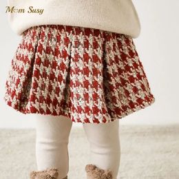 Mode baby flicka ull pläd kjol spädbarn småbarn barn kort kjol vår höst vinterår jul baby kläder 1-7y 240428