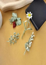 Pins Brooches Garden Brooch Pearl Beads Plant Corsage Custom Grape Daisy Bag Clothes Coat Sweater Lapel Jewellery Gift For Women Wif6995787