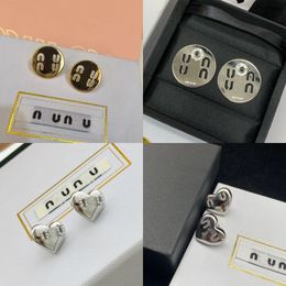 Woman luxury earrings designer Jewelry earring for women gold silver diamond pearl desiner Round heart stud earrings simple and stylish classic