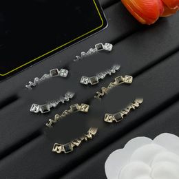 Lüks Saplama Küpe Retro Tasarımcı Mektubu C Kristal Rhinestone Cazibe Küpe 18K Altın 925 Gümüş Kaplama Kulak Saplama Kadın Düğün Partisi Takı Aksesuarları