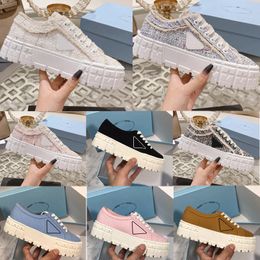 2024 New Designer Women Shoes Dress Nylon Casual Shoes Gabardine Classic Canvas Sneakers Brand Wheel Lady Stylist Trainers Fashion