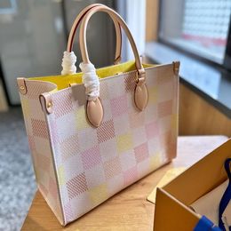 24ss Luxurys Designers Bags Leather Flower pouch Totes Women Shouder Crossbody Messenger Ladies Handbag Handbag 35cm Travel purse Totes