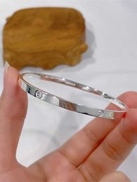 Designer Versatile Single Circle Carter Closed Pure Silver Bracelet Womens Solid Thin with Small Design for Young Gifts 0FTM