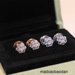 Top -Quality Classic Style Fanjia Flower Set Diamond Ohrringe exquisite süße modische leichte Luxus kleiner duftender vielseitiger und elegantes in den Prominenten