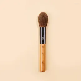 Makeup Brushes Yizhibi Hand-made Brush Red Squirrel Flame-shaped Facial Yakusugi Hand Shan