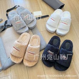 Sandals Paris Station Thick Plush Slippers for Women in Lamb Wool Sponge Cake Soled Raised 6cm Waterproof Platform Women's Shoes