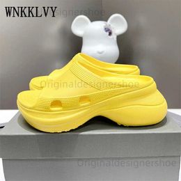 Slippers 2023 New Summer Flat Thick Sole Beac Round Toe Hollow Outs Women Rubber Shoes Seaside Vacation Shoes Lazyman Slippers T240419