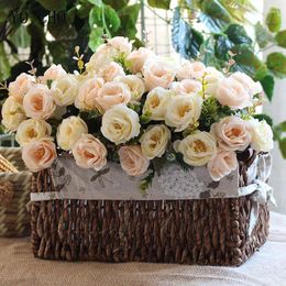 Decorative Flowers 10 Head Artificial Rose Wedding Decoration Real Touch Eucalyptus Leaves Silk Flower Bridal Bouquet