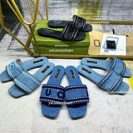 Designer Women's Casual Summer Flat Sandals Design italiano Lettera ricamata da donna Fashion Flip-Flops dimensioni 35-41