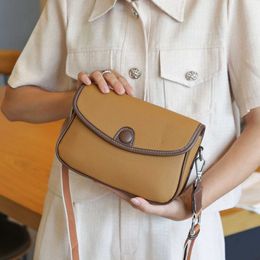 Layer Head Cowhide Niche Design for High-end Womens Crossbody Bag Simple and Fashionable Square Letter Cover Versatile Soft Leather Suitable Use