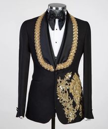 Luxury 2 Pieces Blazer Vest Men Suits One Button Satin Wide Lapel Formal Gold Appliques Beads Wedding Groom Plus Size Tailored 240408