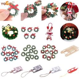 Decorative Figurines Miniature Christmas Wreath Sleigh Ornament Dollhouse Decoration Craft DIY Accessories Children Gift Kids Toys Xmas