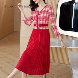 Casual Dresses Sanzhai Pleated Dress 2024 Autumn Arrival V-Neck Color Block Women Loose Large Elastic Waist Slim A-line Long Robe