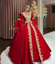 Elegant Arabic Kaftan Red Satin Evening Dresses Flare Long Sleeves Floor Length Ball Gown Prom Dress For Women 2024 Gold Lace Appliques Crystal Beaded Formal Wear