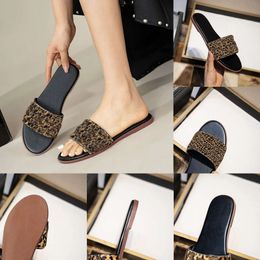 womens designer sandals slippers Slides Leopard Print Slippers Luxury Metallic Slide Sandals Women Summer Mules Flat Comfortable Flip Flops Slipper Fashion Beach