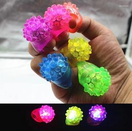Party Decoration Multi Color Silicone Strawberry Led Light Up Growing Ring Elastic Soft Finger Rings Wedding Pub Kid Toys Wholesale