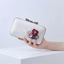 Bags 2022 New Women Handmade Flowers Evening Clutch Bags Wedding Chain Banquet Clutch Purse Wallets Drop Shipping LXG41