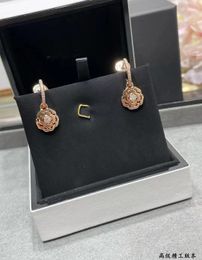 Golden Camellia Ohrringe, die von den Markenmeister eleganten und modischen Ohrringen entworfen wurden