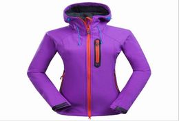 sell High quality Womens Fleece Apex Bionic SoftShell Jackets Outdoor Windproof and Waterproof Breathable Hoodies coats6408079