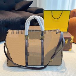 Сумки для туристов Duffle Bags Luxuryys Сумка багажная сумка дамы, дизайнерские дизайнерские сумочки, путешествующие по модным классическим лагги с большими возможностями 221226