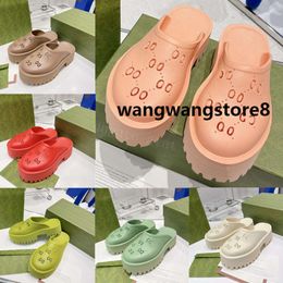 Women Hollow Sandals Luxury Thick Sole Slippers Perforated Pattern Honey Peach Color Slipper 5.5 Cm Rubber Platform Grooved Shoes Size 35-45