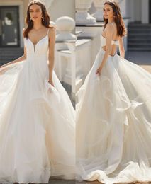 Classy Long V-Neck Organza Wedding Dresses With Ruffles A-Line Ivory Spagehtti Straps Sweep Train Ziper Back Bridal Gowns for Women