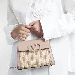 Vlen Summer 2024 Designer Bag Event Vtino Bags Stud Crochet Totes Vlogoo Vslings New V-button Pure Hand Woven Hollow Branch Tote Cross Shoulder