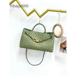 Leather Single Classic Buckle Design Venetaas Metal Bags Lad Andiamo East/west Woven Capacity bottegs Large Shoulder Tote Bag Tote Womens New COWD