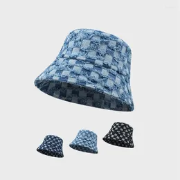 Berets Trendy Checkerboard Cowboy Fisherman Hat For Women Spring And Autumn Wear Face Small Covering Bucket Tide